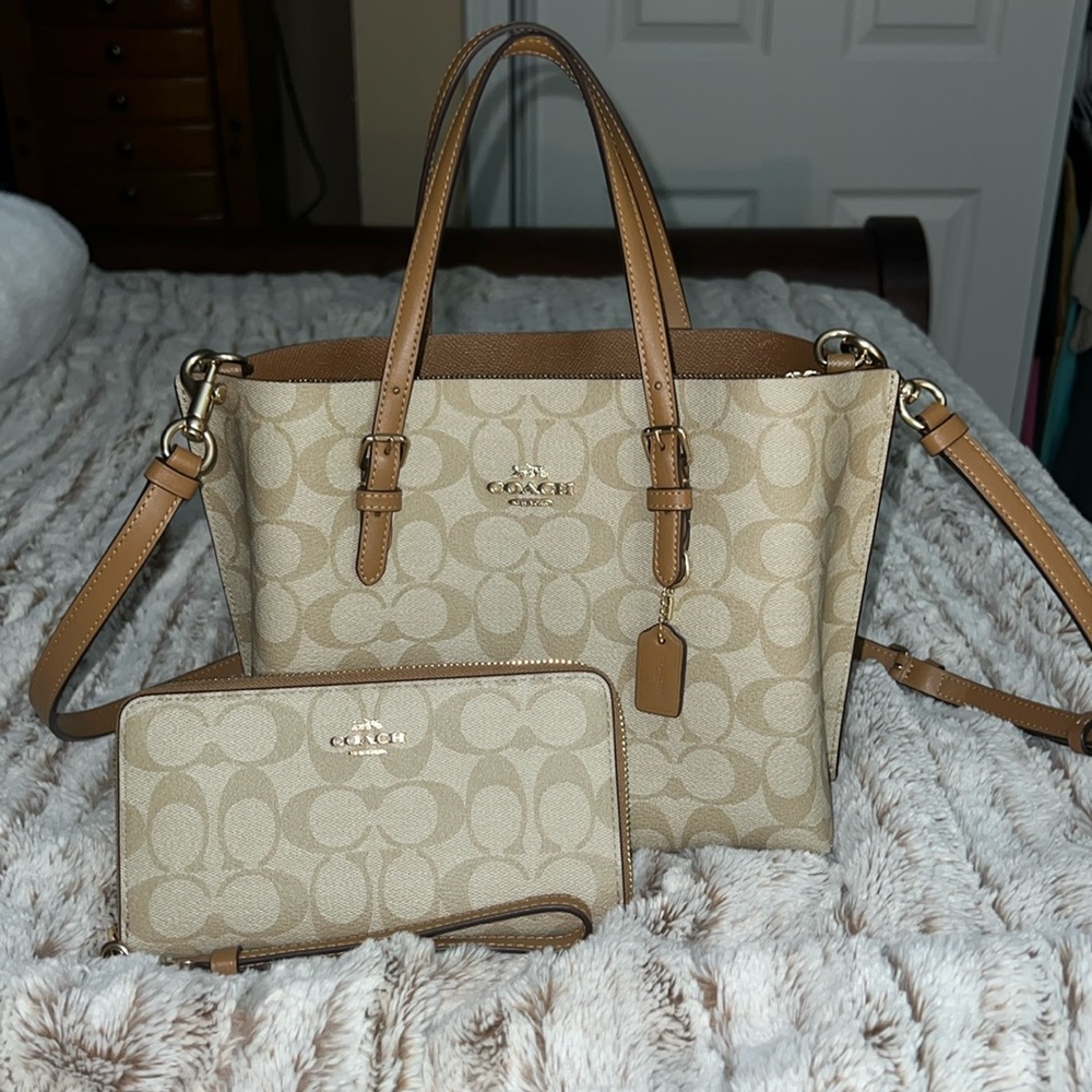 Coach Mollie Tote 25 with wallet Signature Canvas. NWOT
